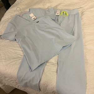 FIGS set- M top & M highwaisted pants